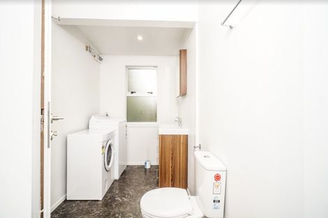 Photo of property in 100 Gladstone Road, Dalmore, Dunedin, 9010