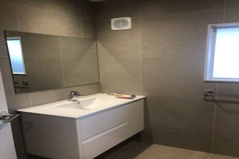 Photo of property in 27 Fraser Road, Narrow Neck, Auckland, 0624