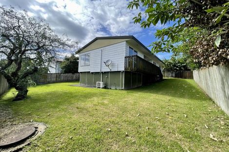 Photo of property in 2/15 Kirklow Place, Goodwood Heights, Auckland, 2105