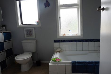 Photo of property in 10 Norbiton Road, Foxton, 4814