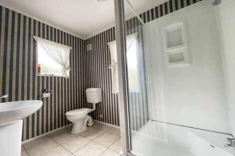 Photo of property in 33 Kurnell Drive, Botany Downs, Auckland, 2010