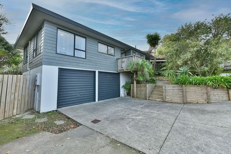 Photo of property in 1/70 Athena Drive, Totara Vale, Auckland, 0629