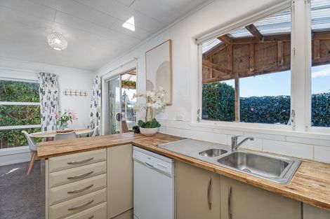 Photo of property in 5a Moewai Park Road, Whitianga, 3510