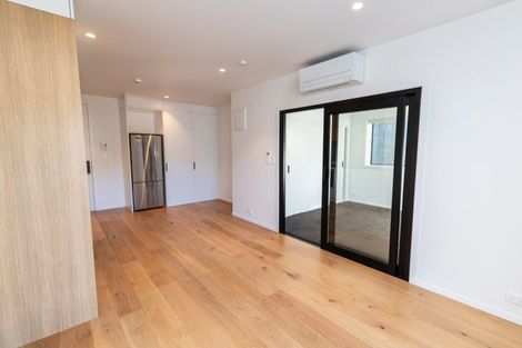 Photo of property in 2/62 Cambridge Terrace, Papatoetoe, Auckland, 2025