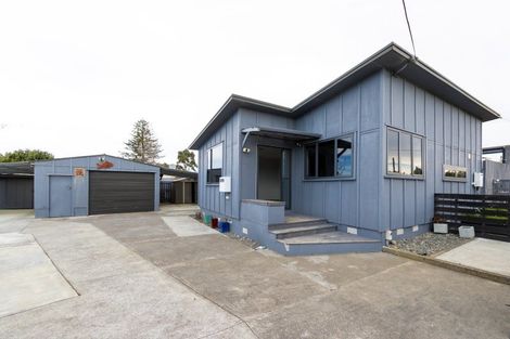 Photo of property in 12 Domain Road, Haumoana, 4102