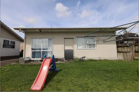 Photo of property in 2 Halswell Street, Mangere East, Auckland, 2024