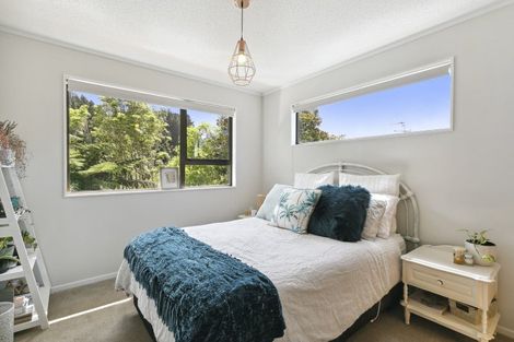 Photo of property in 18 Duval Grove, Tawa, Wellington, 5028