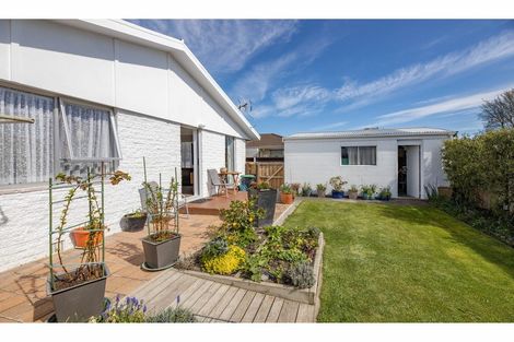 Photo of property in 2/97 Hay Street, Bromley, Christchurch, 8062