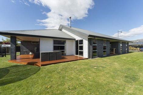 Photo of property in 16 Magnetic Place, Cromwell, 9310
