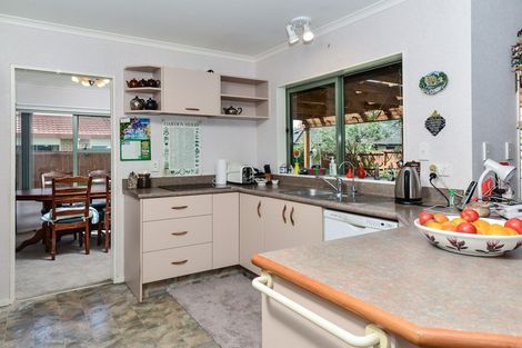 Photo of property in 8 Greenough Place, Rototuna, Hamilton, 3210