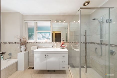 Photo of property in 96 Dowse Drive, Maungaraki, Lower Hutt, 5010