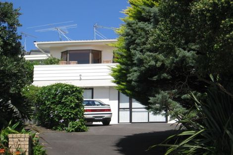 Photo of property in 2/70 Churchill Road, Murrays Bay, Auckland, 0630