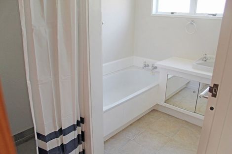 Photo of property in 2 Seaforth Avenue, Milson, Palmerston North, 4414