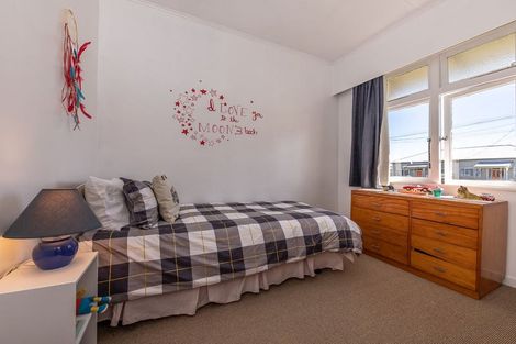 Photo of property in 81 Queen Street, Westport, 7825