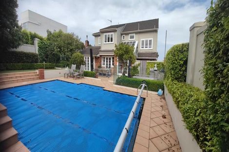 Photo of property in 206 Hurstmere Road, Takapuna, Auckland, 0622