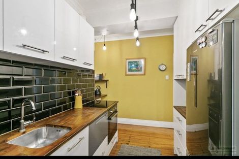 Photo of property in Sunhaven Flats, 262 Oriental Parade, Oriental Bay, Wellington, 6011