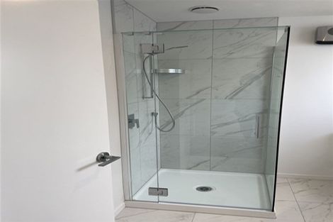 Photo of property in 8/8 Yeovil Road, Te Atatu Peninsula, Auckland, 0610