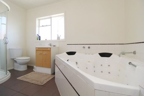 Photo of property in 1 Price Street, Waimate, 7924