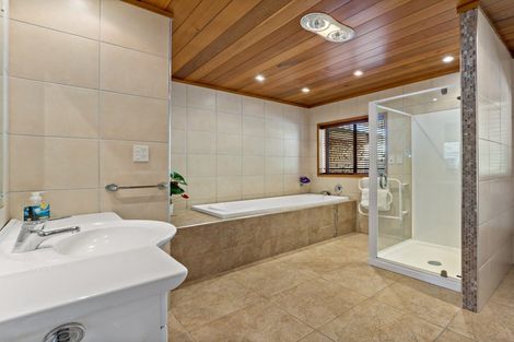 Photo of property in 34 Motutara Road, Muriwai, Waimauku, 0881