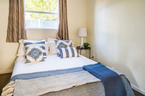 Photo of property in 2 Te Pari Pari Road, Pukerua Bay, 5026