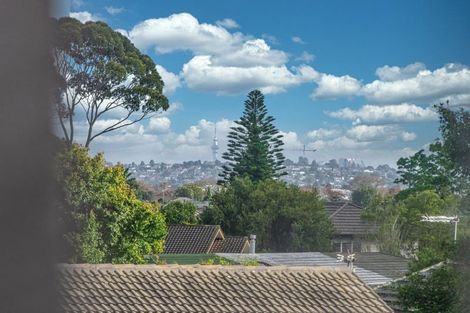 Photo of property in 1/3 Benygloe Place, Highland Park, Auckland, 2010