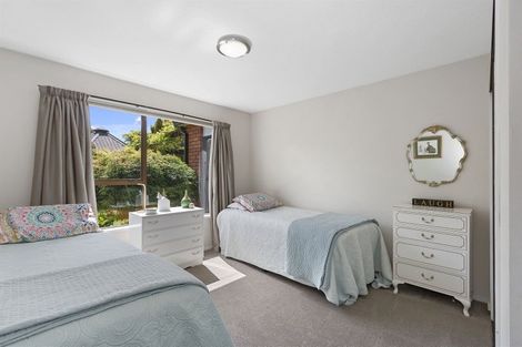 Photo of property in 21 Cricklewood Place, Avonhead, Christchurch, 8042