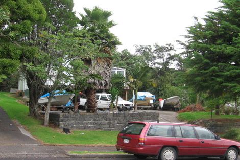 Photo of property in 10 Kotinga Avenue, Glen Eden, Auckland, 0602