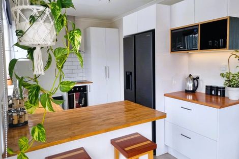 Photo of property in 37 Cuffs Road, Wainoni, Christchurch, 8061