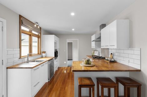 Photo of property in 17 East Street, Terrace End, Palmerston North, 4410