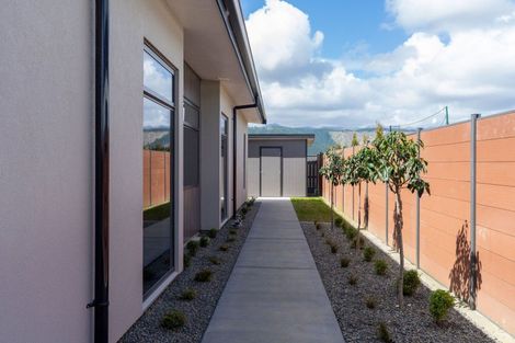 Photo of property in 26 Phoenix Palms Grove, Levin, 5510