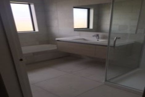 Photo of property in 8 Gelderland Way, Karaka, Papakura, 2113