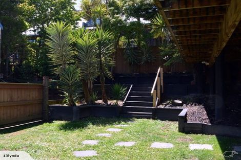 Photo of property in 2/99 Balmain Road, Birkenhead, Auckland, 0626