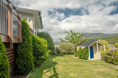 Photo of property in 9 Bell Bird Rise, Picton, 7220