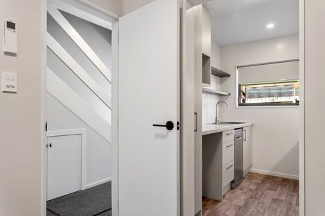 Photo of property in 2/19 Grove Road, Addington, Christchurch, 8024