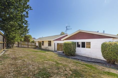 Photo of property in 2 Caroline Crescent, Highbury, Palmerston North, 4412