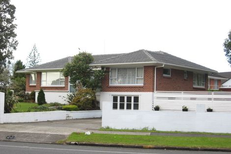 Photo of property in 77 Hill Road, Hillpark, Auckland, 2102