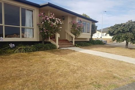 Photo of property in 7 Logan Way, Kelvin Grove, Palmerston North, 4414