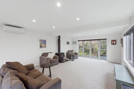 Photo of property in 82 Wairau Road, Oakura, 4314