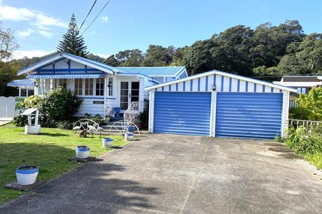 Photo of property in 6 Tatahi Street, Te Puru, Thames, 3575