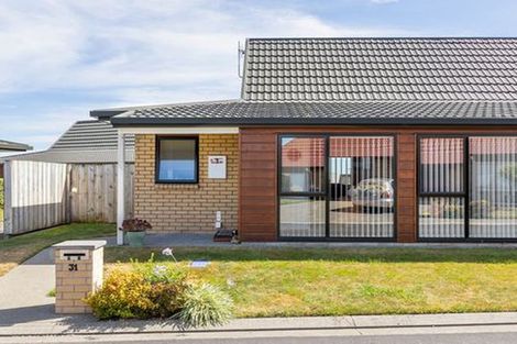 Photo of property in Rangeview Villas, 10/9 Fuller Close, Levin, 5510