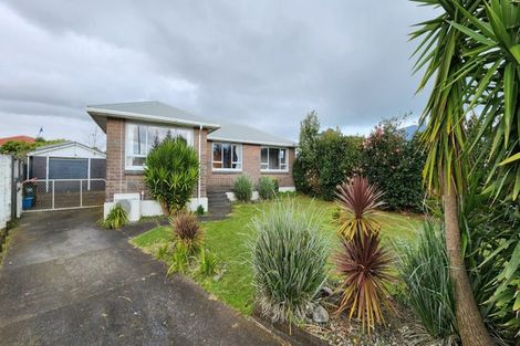 Photo of property in 15 Hume Street, Waitara, 4320