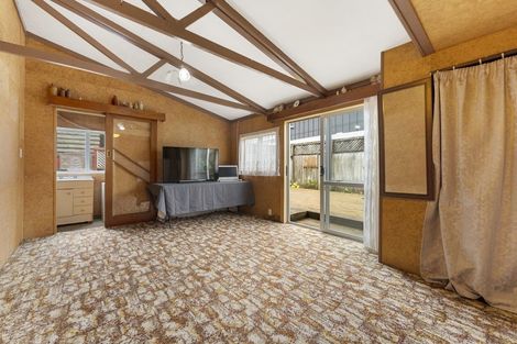 Photo of property in 30 Pioneer Road, Moturoa, New Plymouth, 4310