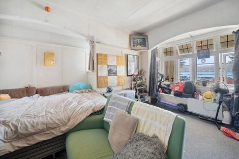 Photo of property in 230 Oriental Parade, Oriental Bay, Wellington, 6011