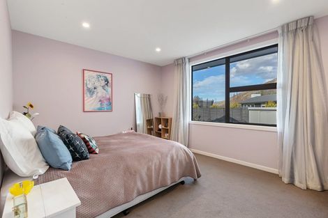 Photo of property in 2 Widgeon Place, Lake Hayes, Queenstown, 9304