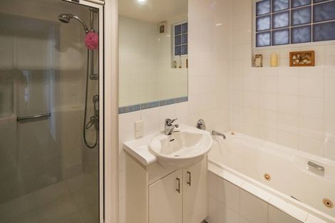 Photo of property in 18a Trevor Terrace, Paremata, Porirua, 5024