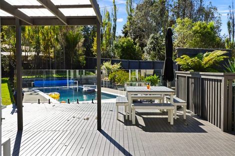 Photo of property in 15a Whangaparaoa Road, Red Beach, 0932