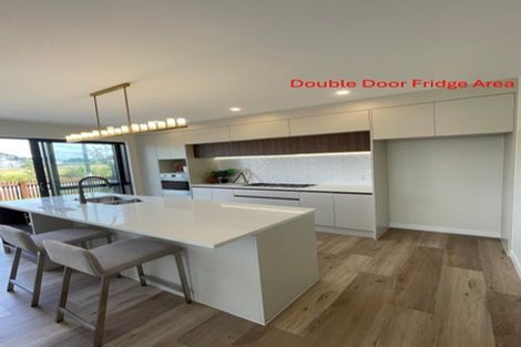 Photo of property in 13 Resnik Crescent, Kumeu, 0810