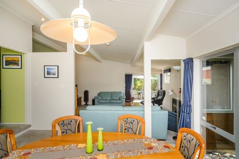 Photo of property in 6 Dunk Place, Milson, Palmerston North, 4414