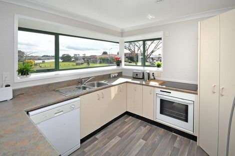 Photo of property in 26 Waitoa Street, Waiuku, 2123