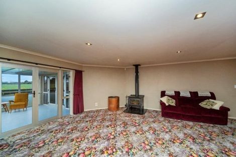 Photo of property in 248 Tawhiti Road, Hawera, 4672